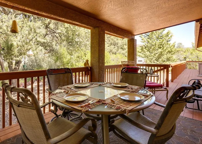 Hotel With Red Rock Views About 10 Mi To Uptown! 3*